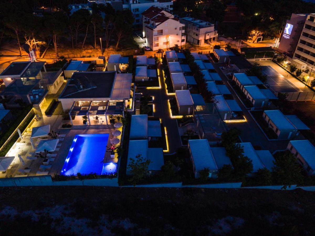 Poseidon Mobile Home Resort Макарска Екстериор снимка