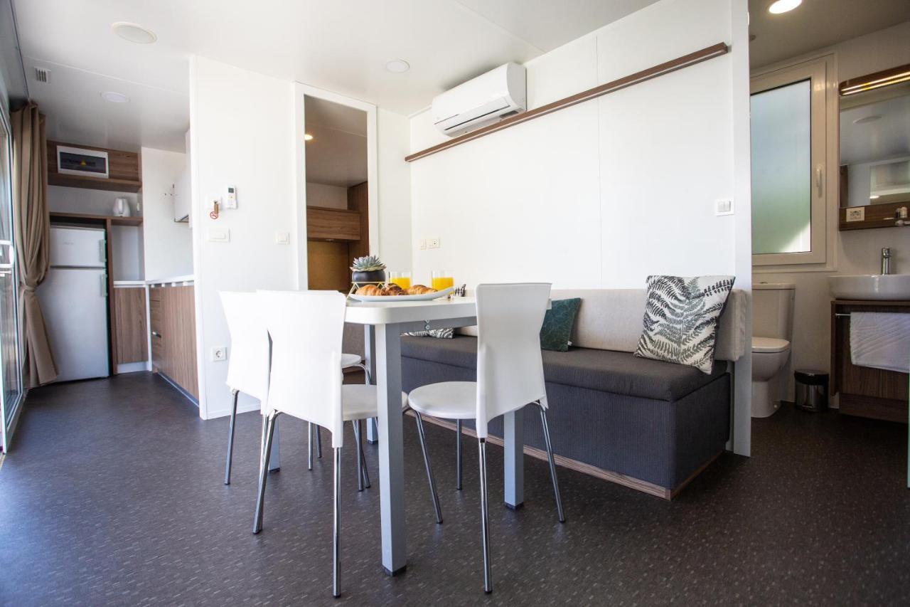 Poseidon Mobile Home Resort Макарска Екстериор снимка
