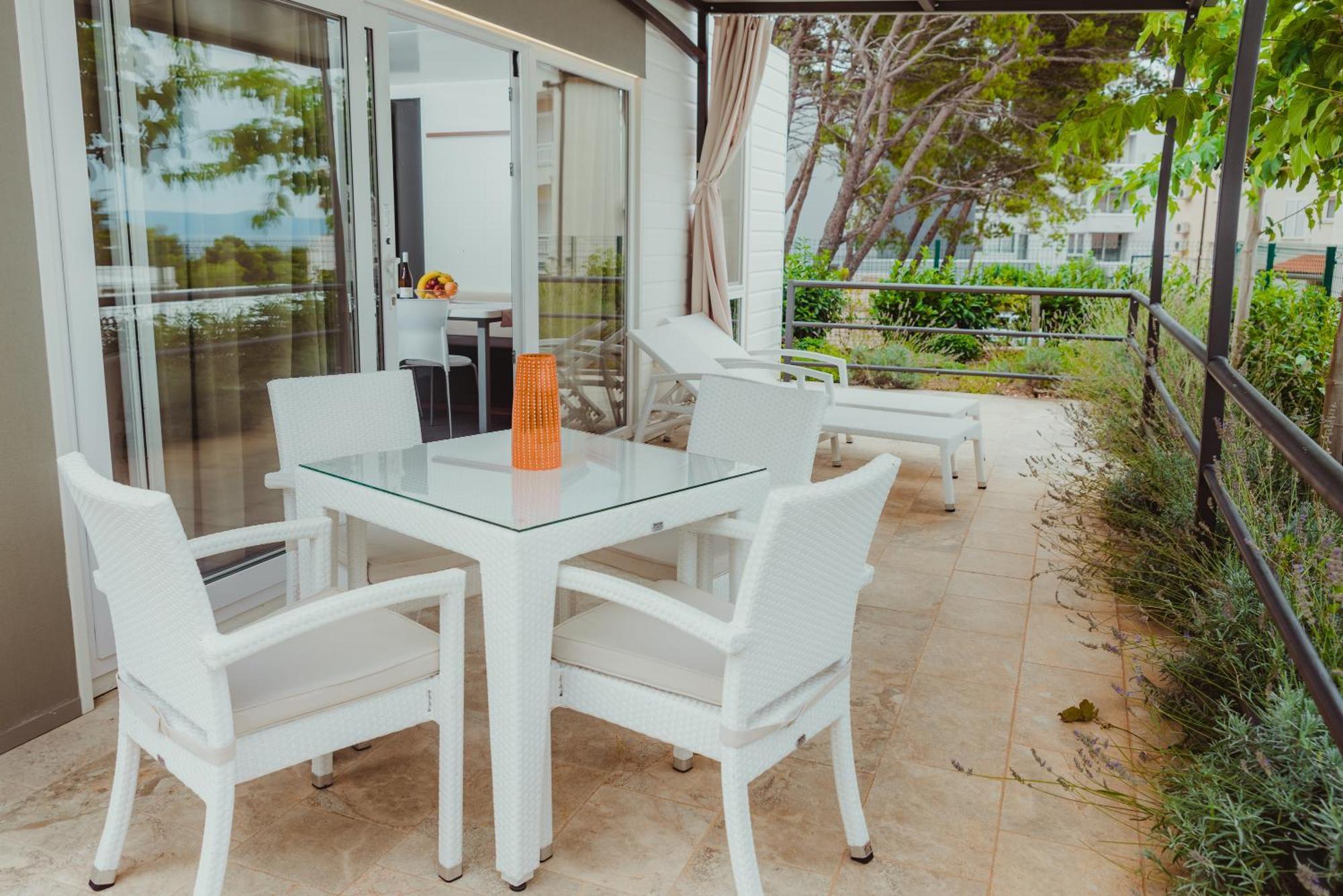Poseidon Mobile Home Resort Макарска Екстериор снимка
