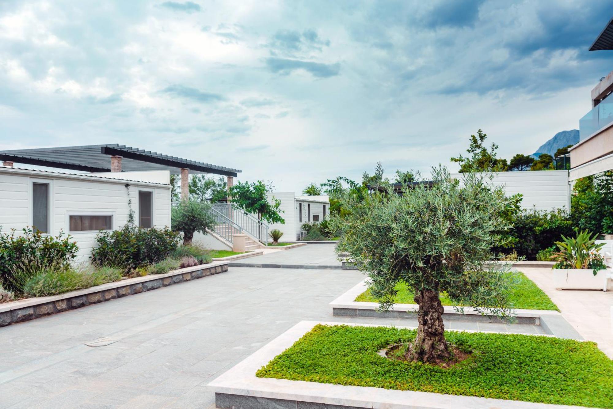 Poseidon Mobile Home Resort Макарска Екстериор снимка