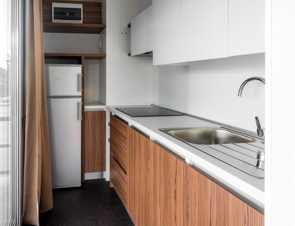 Poseidon Mobile Home Resort Макарска Екстериор снимка