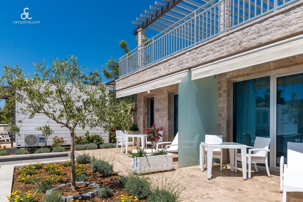 Poseidon Mobile Home Resort Макарска Екстериор снимка